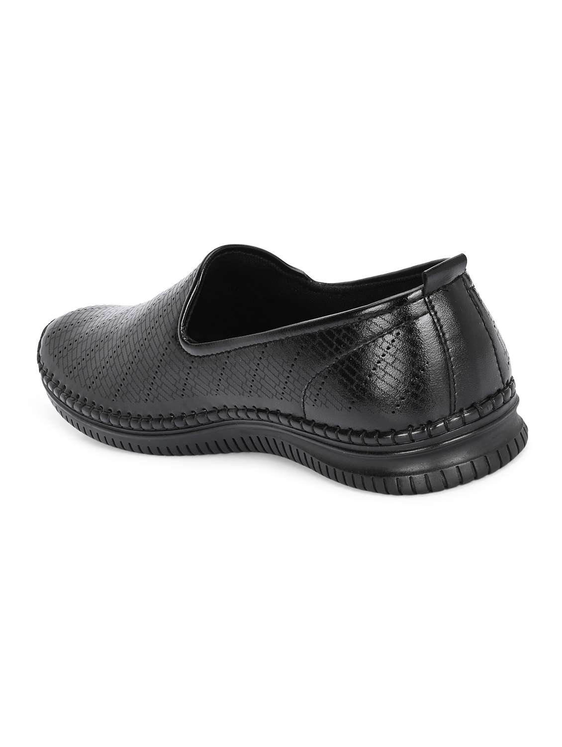men black slip on casual shoes - 21998046 - Standard Image - 4