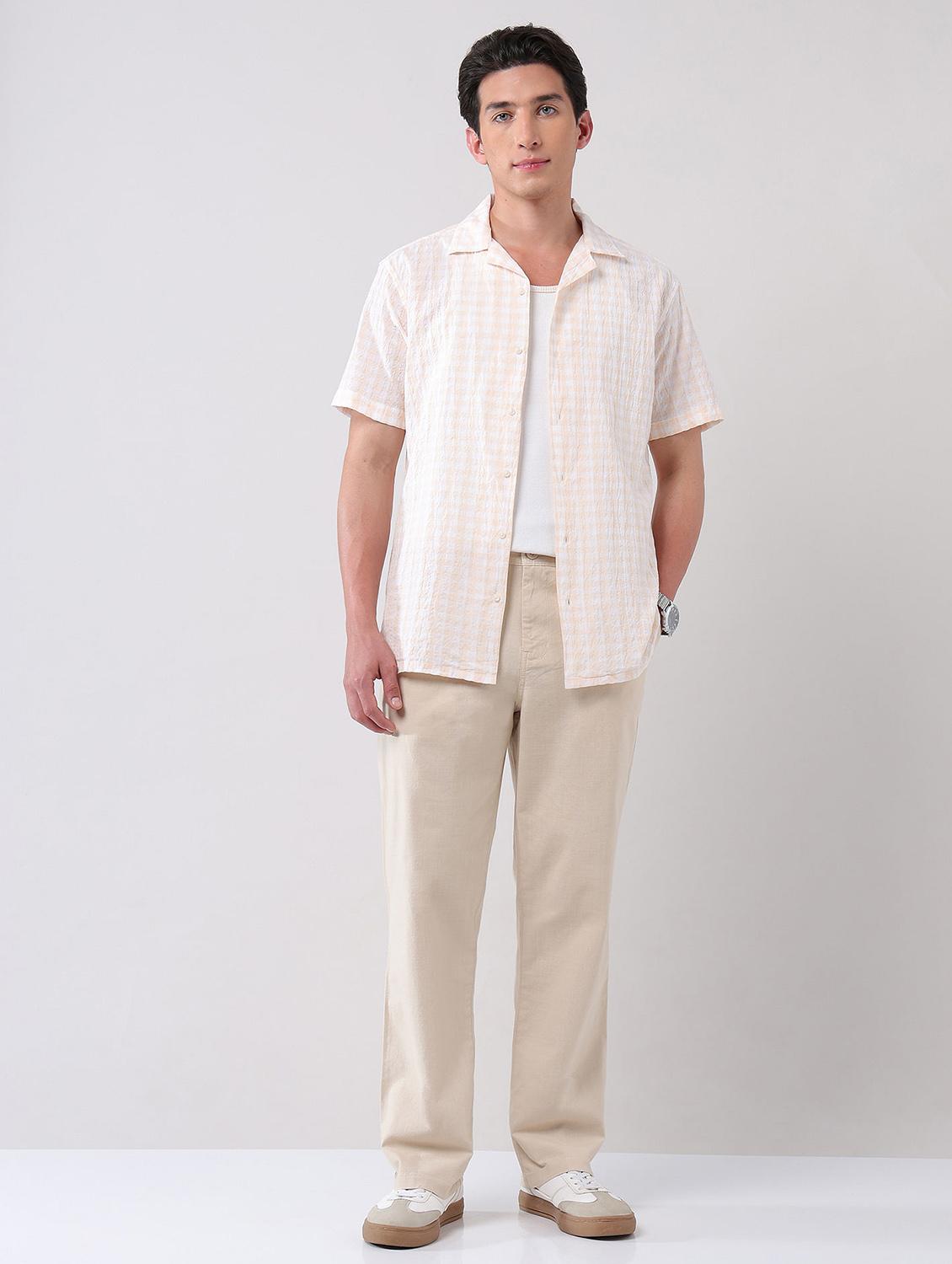 men solid mid rise relaxed fit chinos - 21998356 - Standard Image - 4