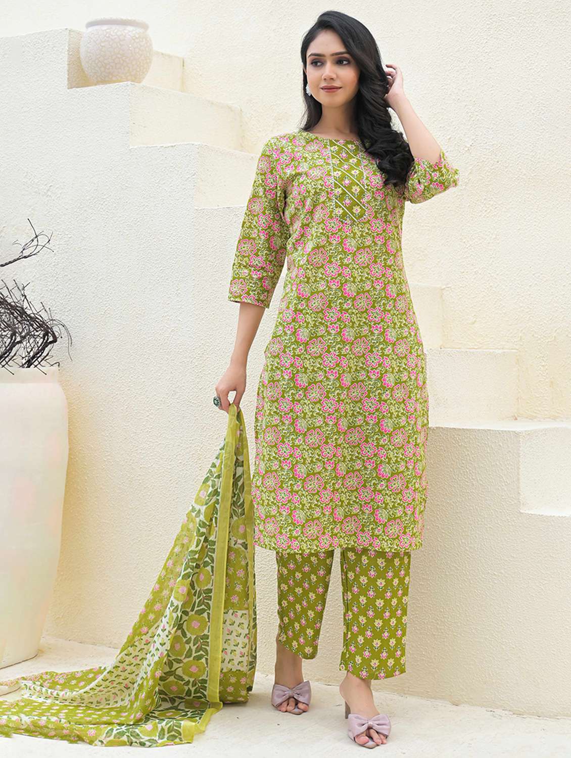 women floral three quarter sleeve kurta pant with dupatta set - 21998557 -  Standard Image - 4