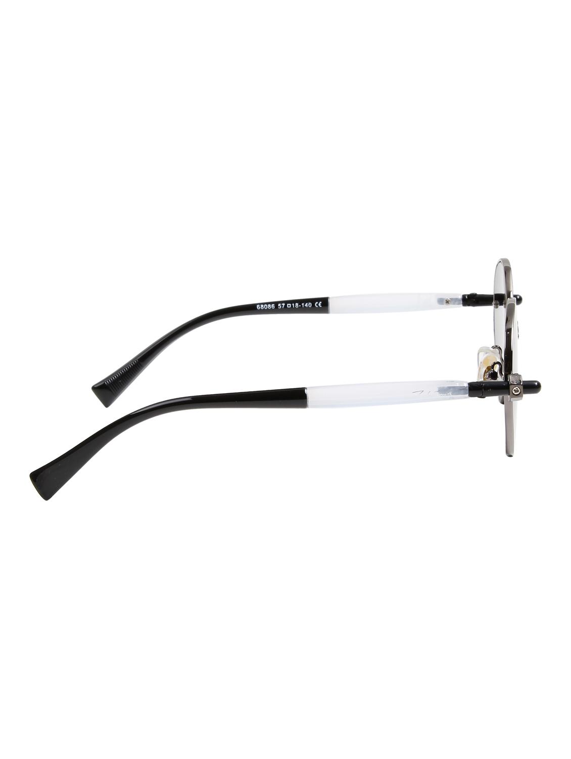 ted smith unisex aesthetic-bold gun-black oval sunglasses with uv protected lens - 21998727 - Standard Image - 4