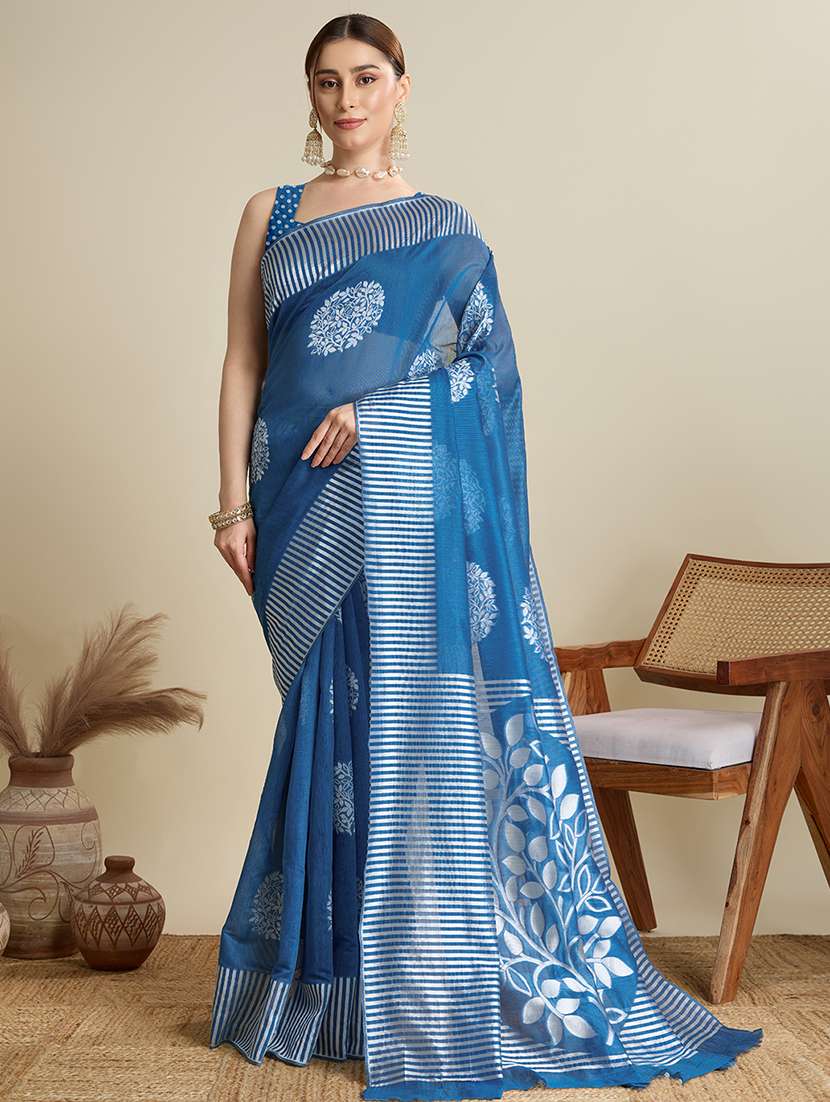 women self design bordered saree with blouse