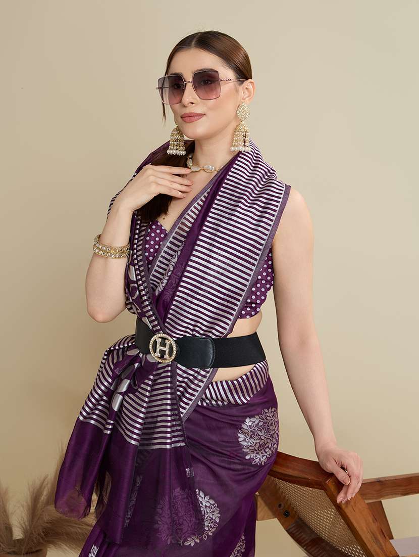 women self design bordered saree with blouse - 21998797 -  Standard Image - 4