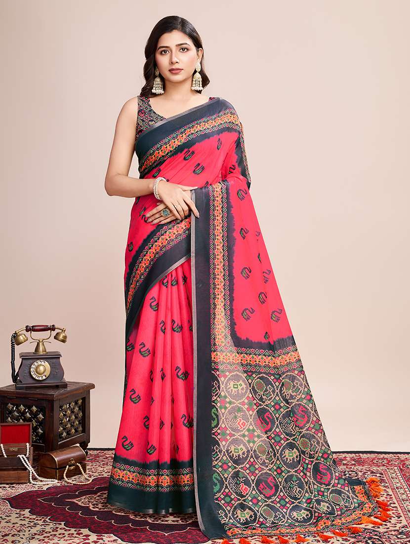 women printed casual wear saree with blouse - 21998815 - Zoom Image - 0