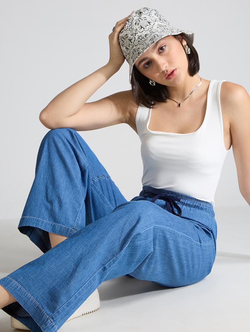 women solid high rise relaxed fit jeans - 21998826 - Standard Image - 4