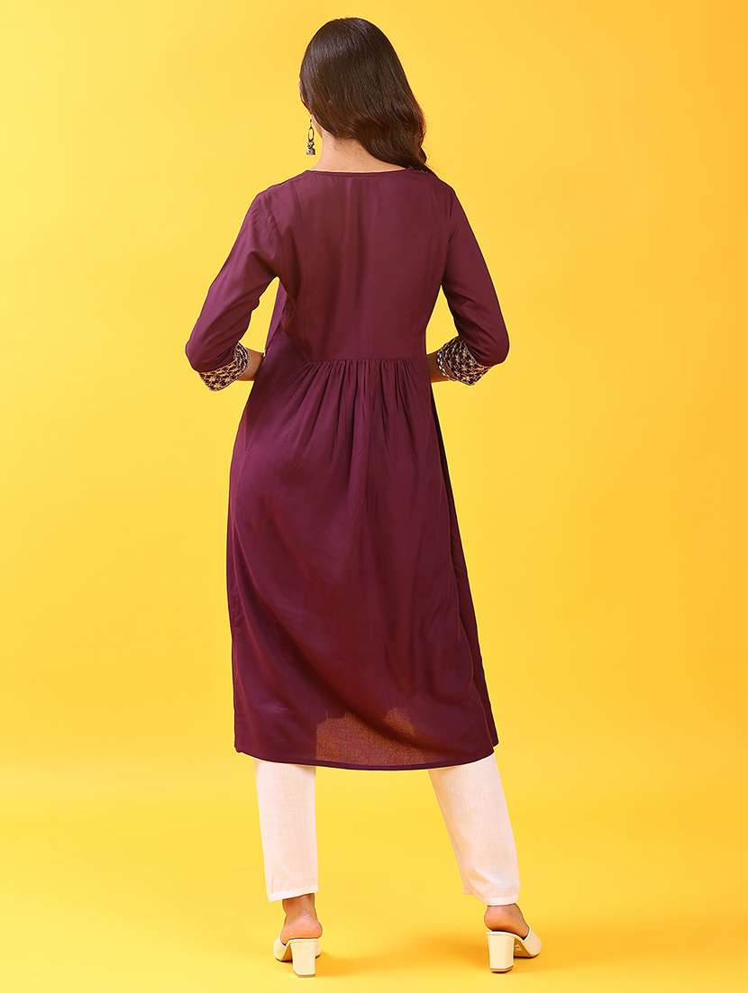 women three quarter sleeve flared kurta - 21999911 -  Standard Image - 4