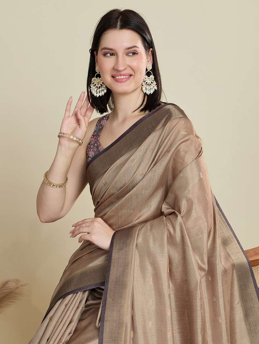 women self design bordered saree with blouse - 21999995 - Standard Image - 4