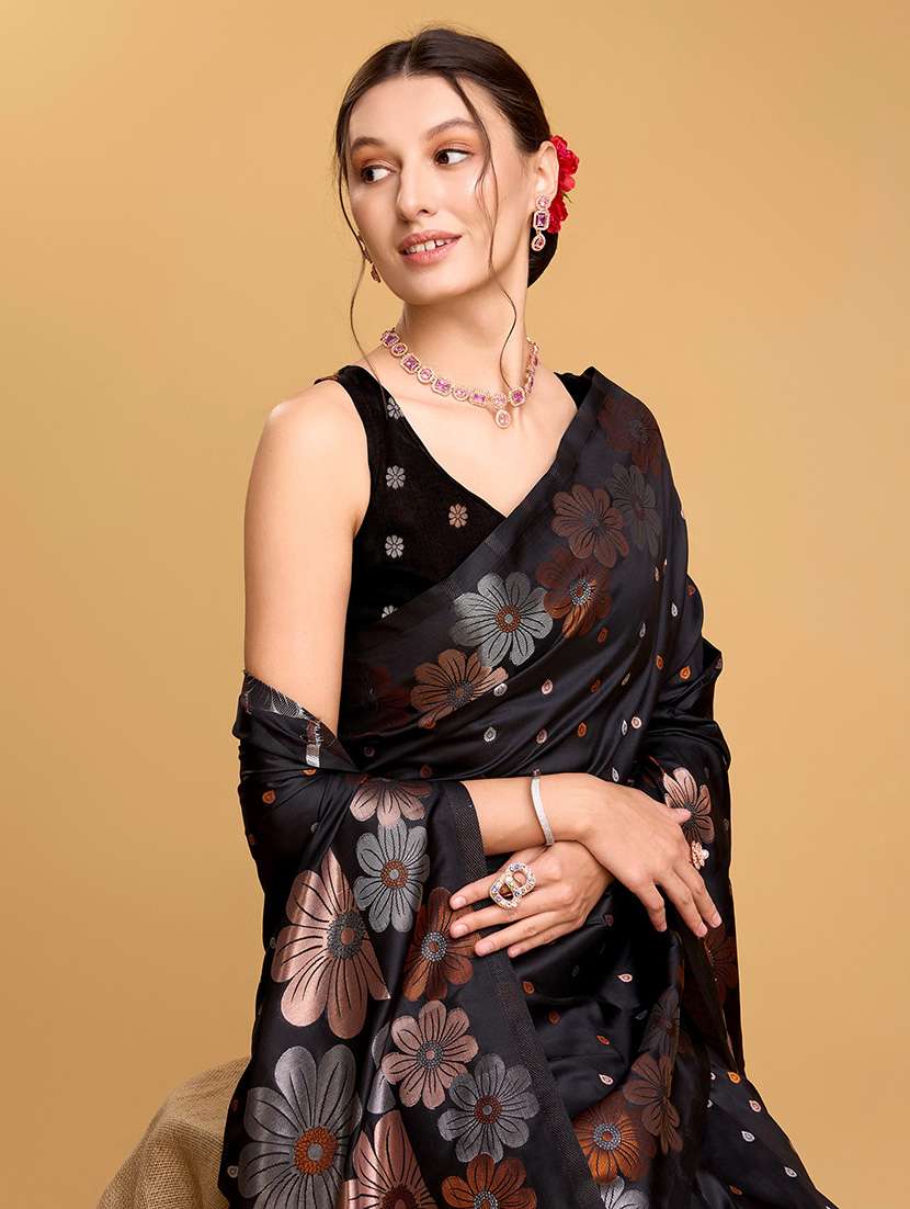women floral banarasi saree with blouse - 22000082 - Standard Image - 4