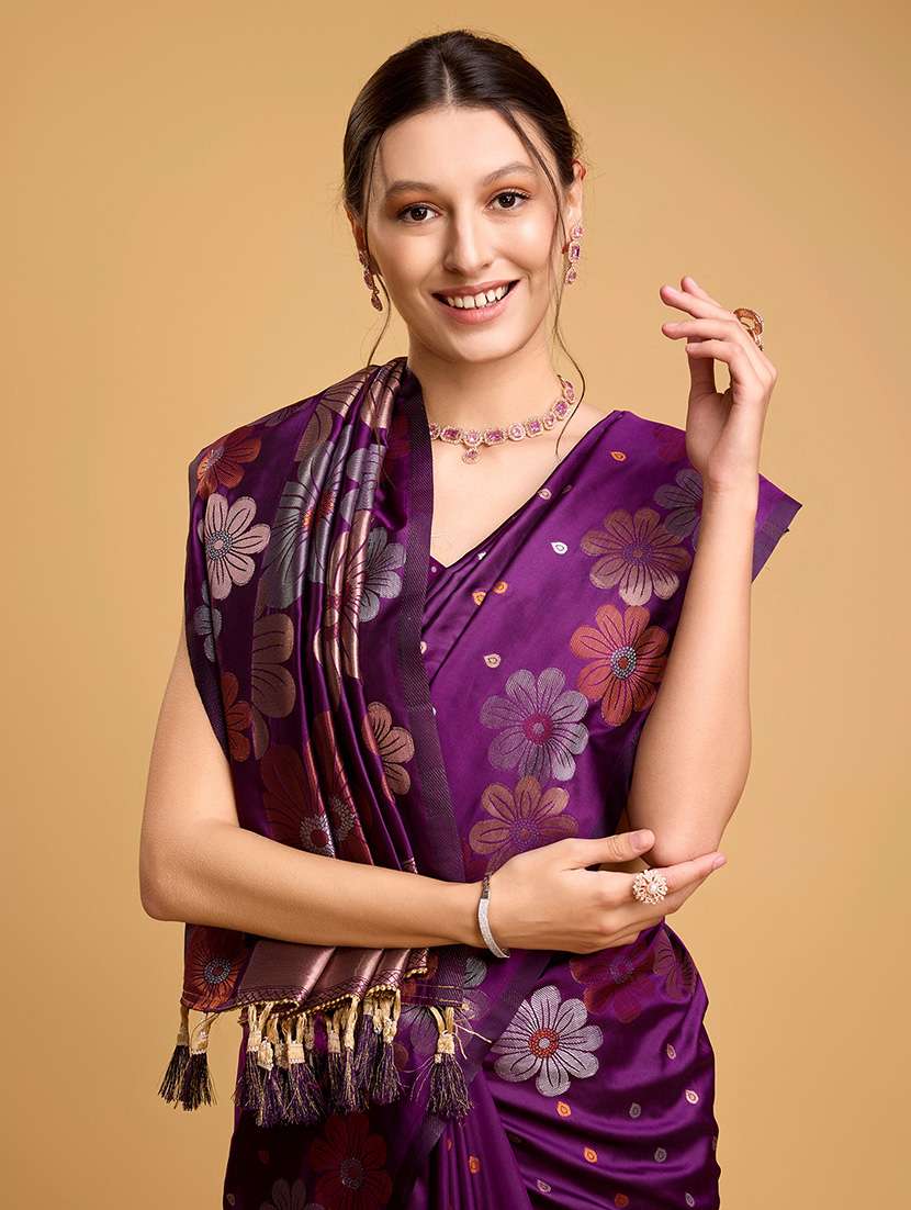 women floral banarasi saree with blouse - 22000087 -  Standard Image - 4