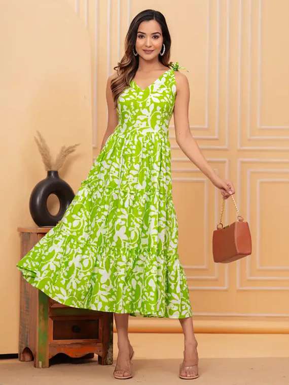 women printed sleeveless tiered dress