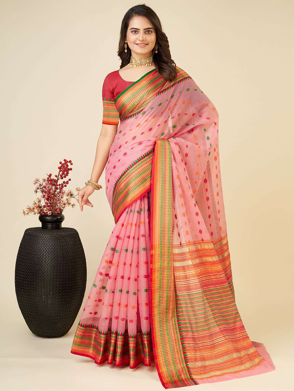 women self design bordered saree with blouse