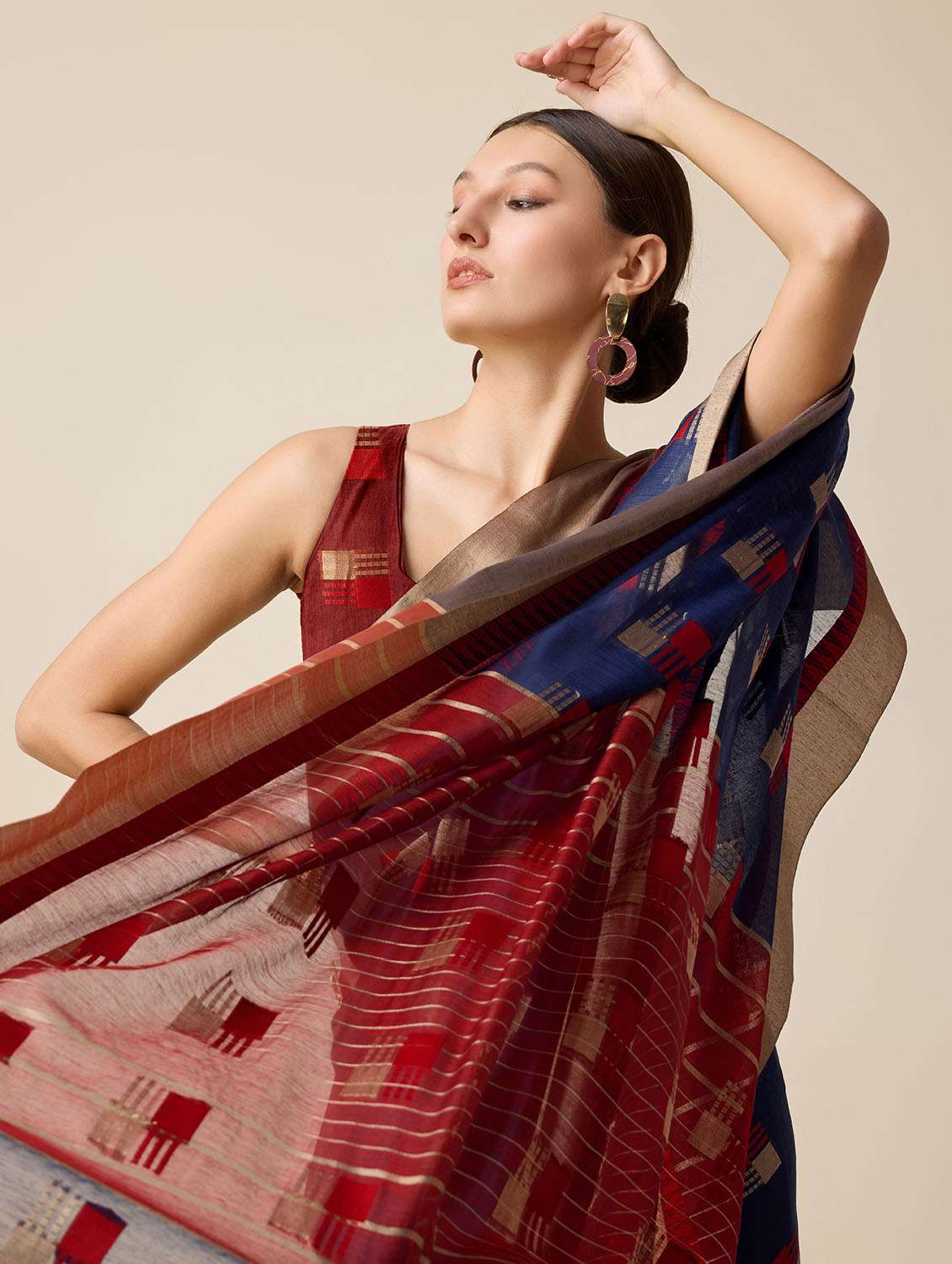 women self design bordered saree with blouse - 22001315 -  Standard Image - 1