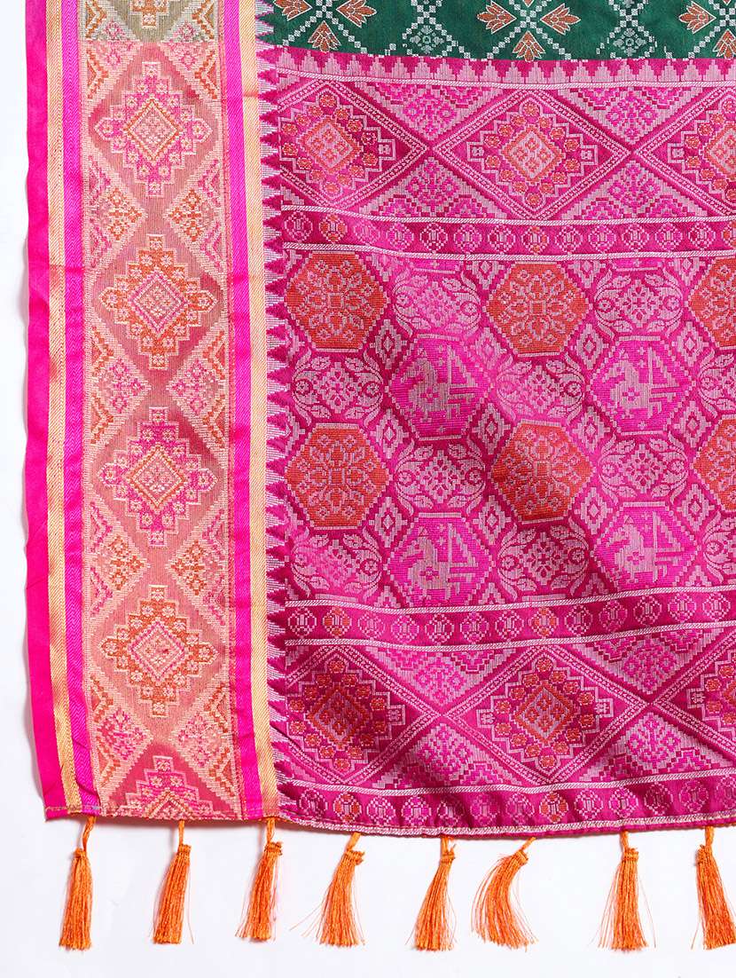 women self design patola saree with blouse - 22001325 - Standard Image - 4
