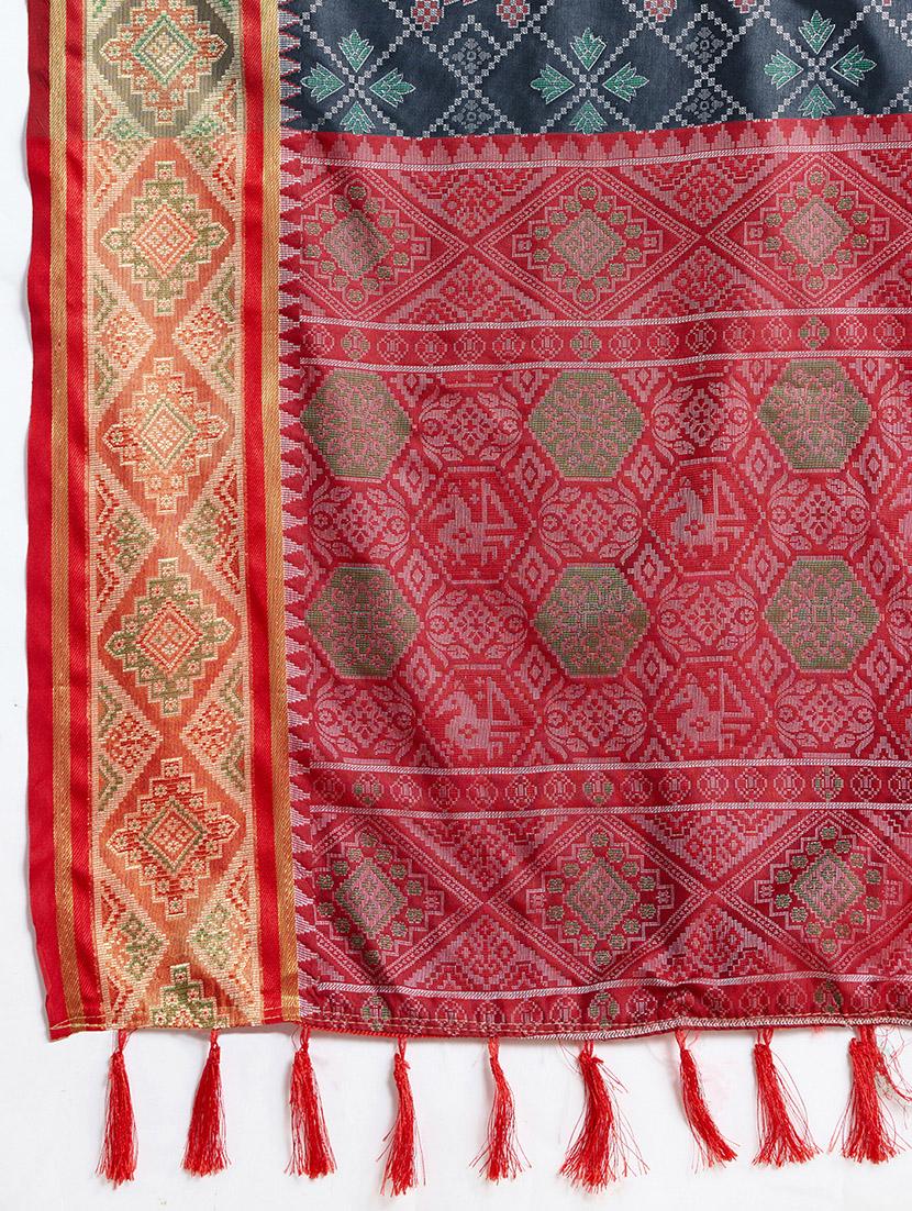 women self design patola saree with blouse - 22001326 - Standard Image - 4