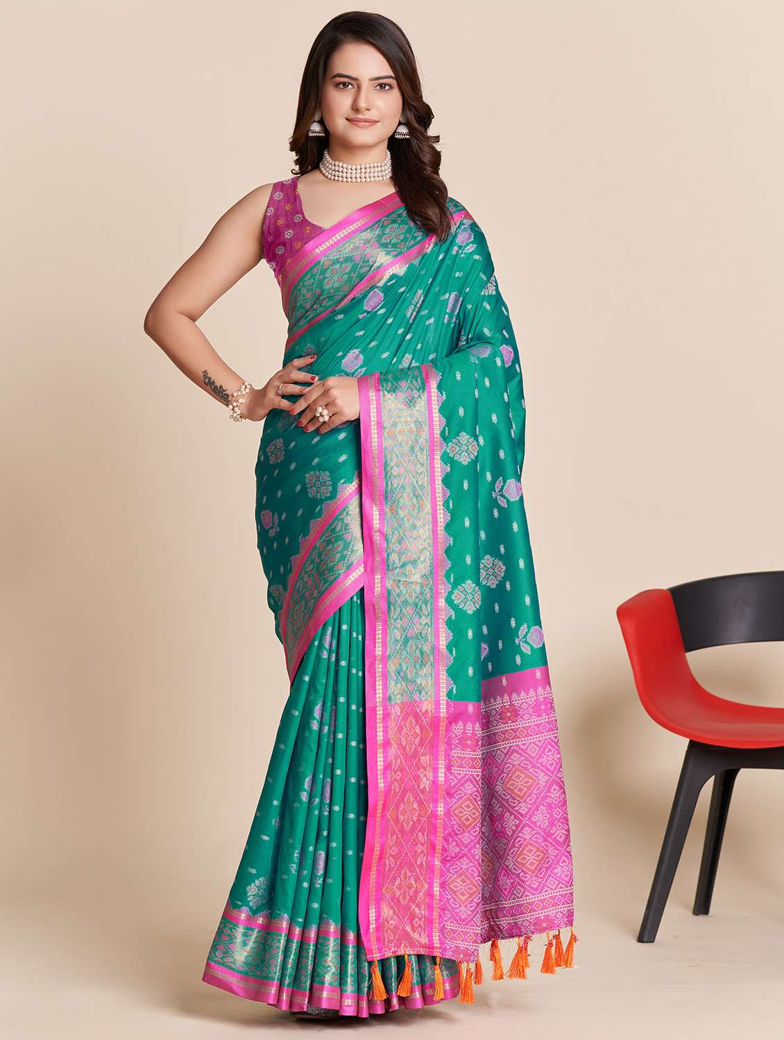 women self design patola saree with blouse