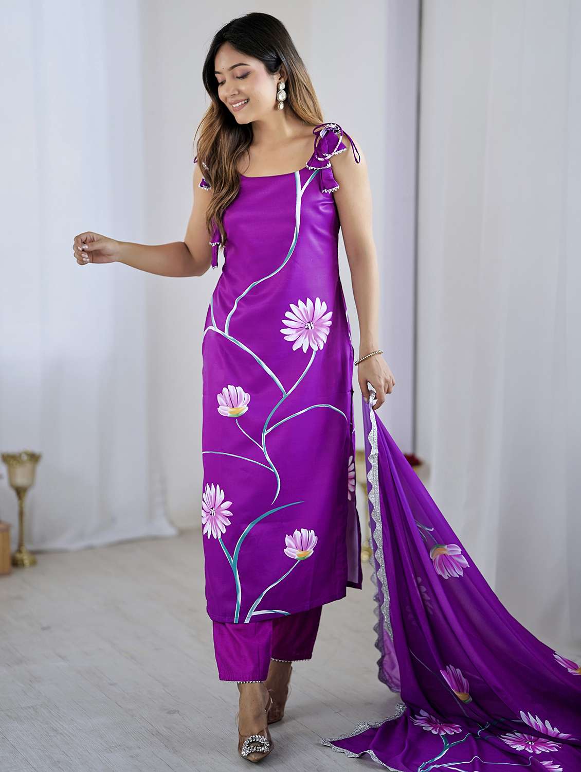 women floral sleeveless kurta pant with dupatta set - 22001602 -  Standard Image - 1