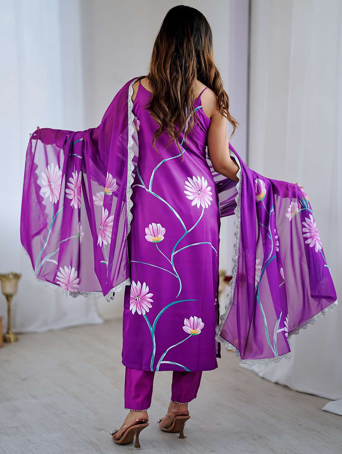 women floral sleeveless kurta pant with dupatta set - 22001602 -  Standard Image - 4