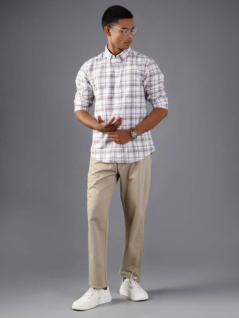 men solid mid rise casual chino - 22002131 -  Standard Image - 4