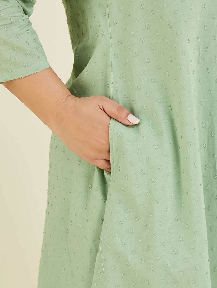 women plus size self design three quarter sleeve kurta pant set - 22002361 -  Standard Image - 4