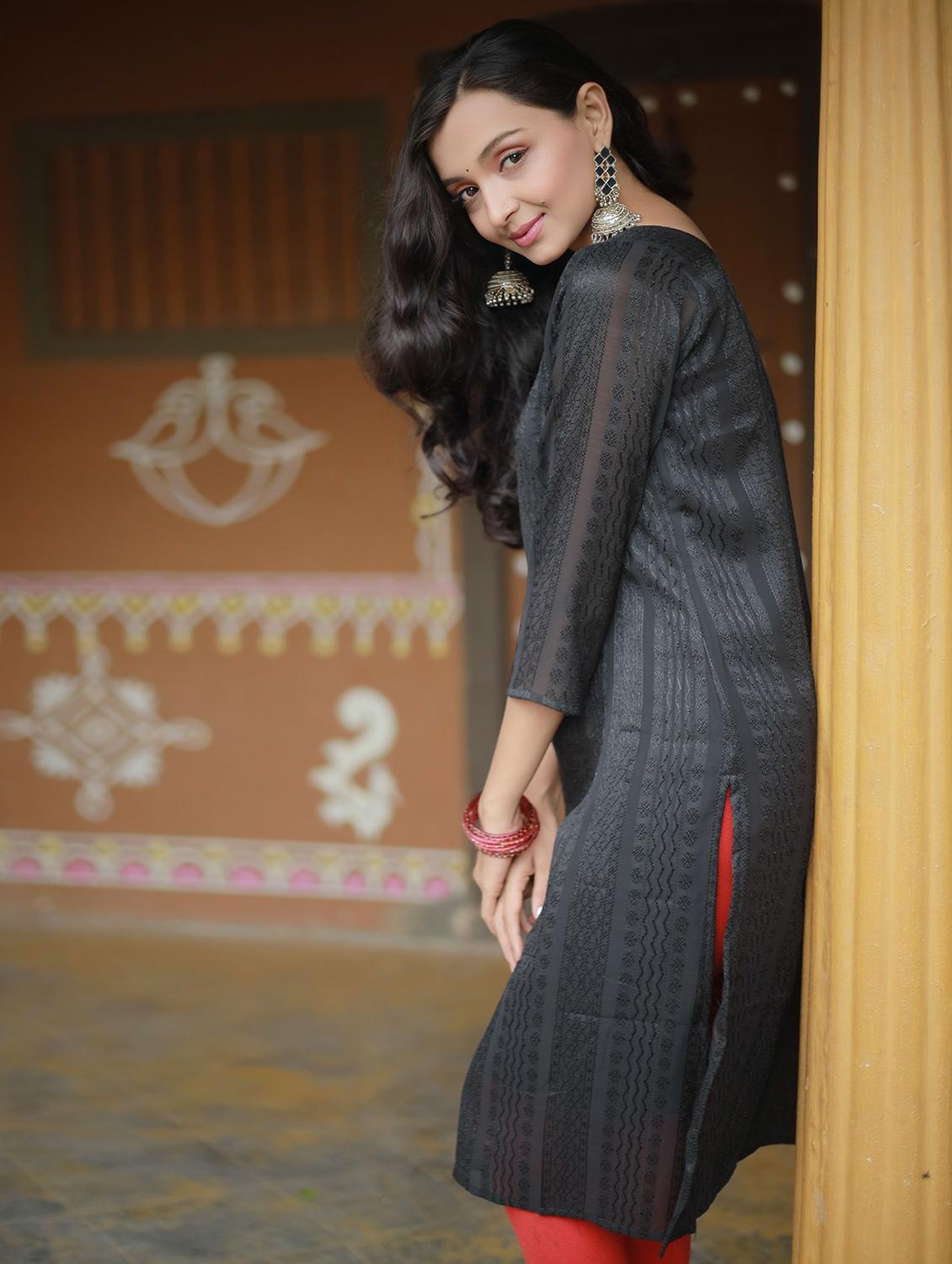 women self design three quarter sleeve straight kurta - 22003721 - Standard Image - 4