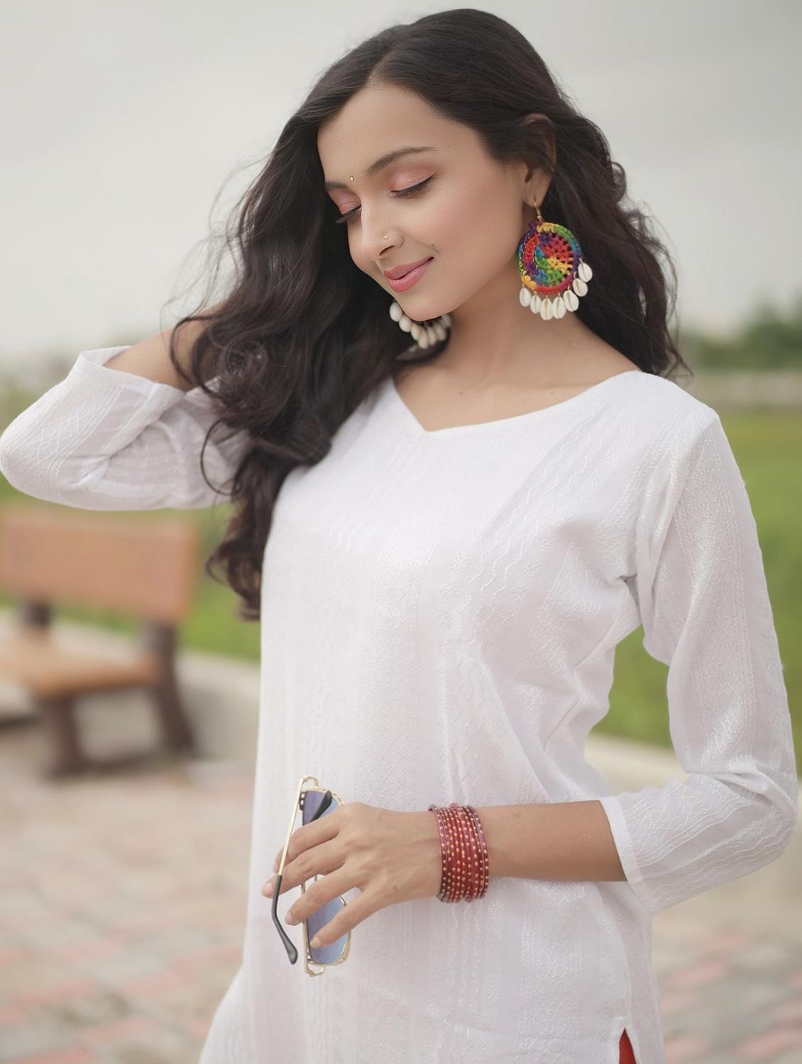 women self design three quarter sleeve straight kurta - 22003724 - Standard Image - 4