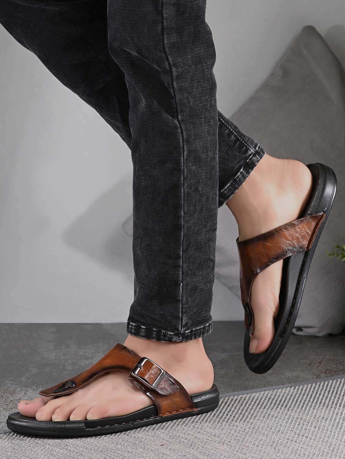 men tan toe seperator sandal - 22003899 -  Standard Image - 1