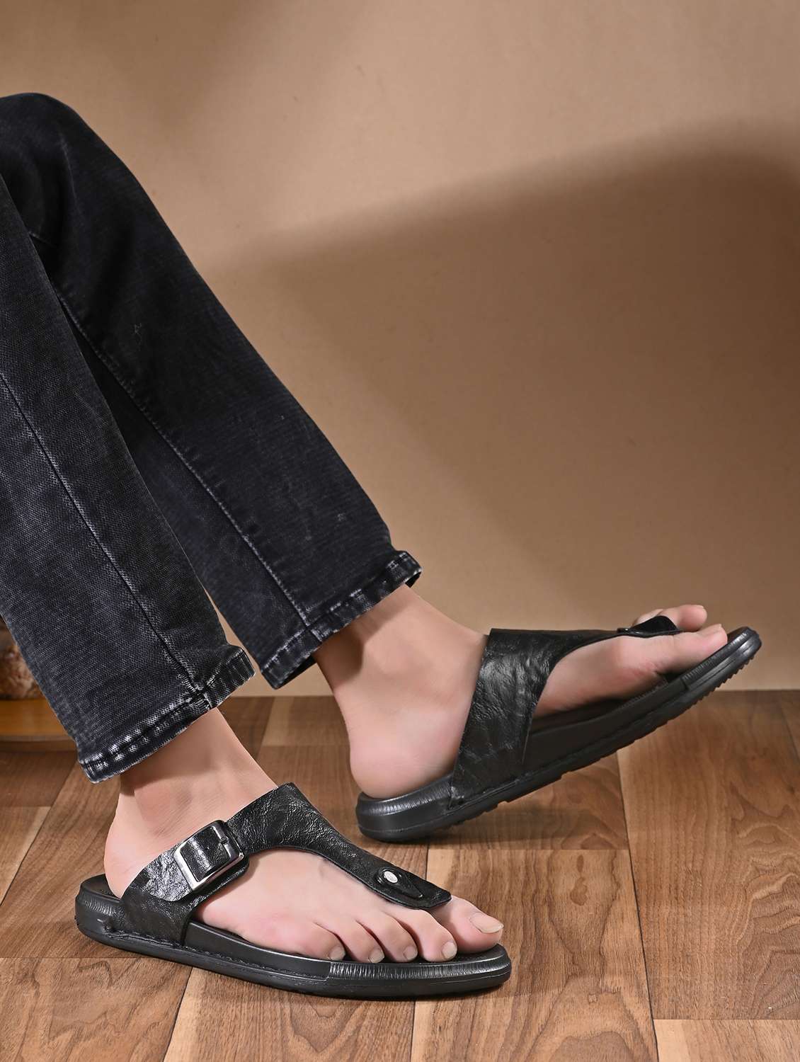 men black toe seperator sandal - 22003936 -  Standard Image - 1