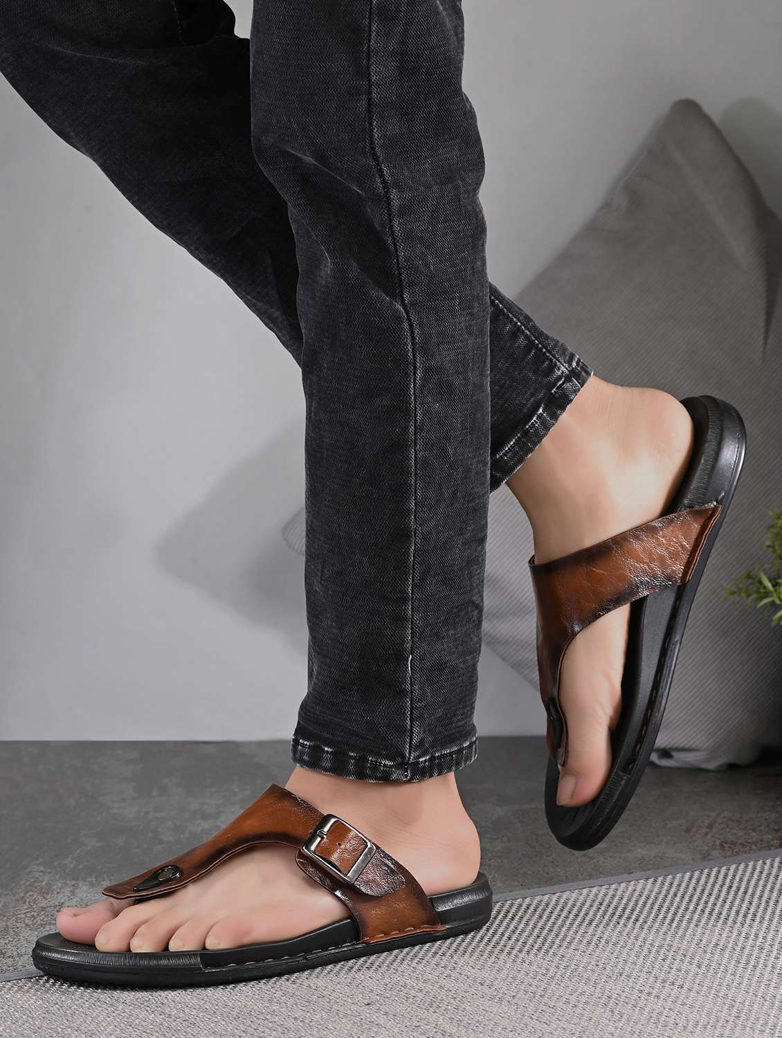 men tan toe seperator sandal - 22003937 -  Standard Image - 1