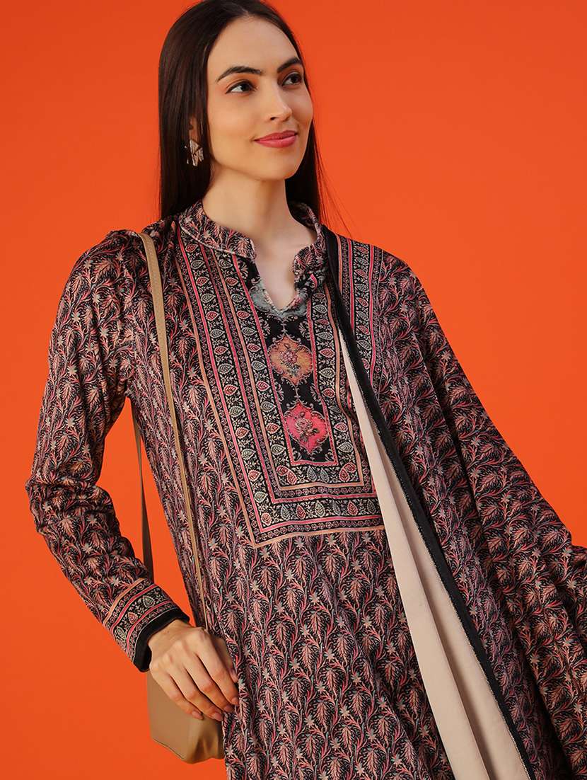 women self designed kurta pant with dupatta set - 22003990 -  Standard Image - 4