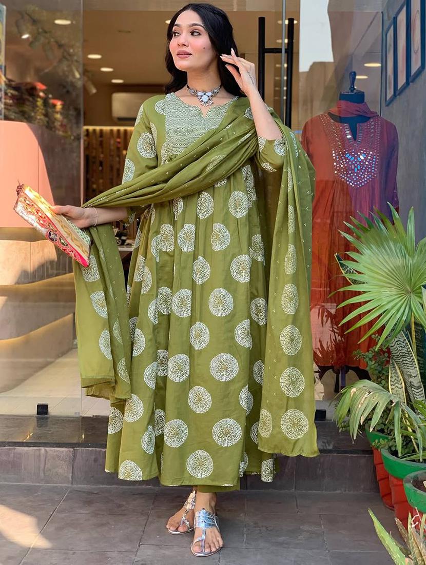 women embroidered three quarter sleeve kurta pant with dupatta set - 22004632 -  Standard Image - 1