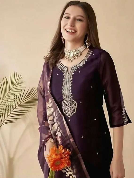 women embroidered three quarter sleeve kurta pant with dupatta set - 22004657 - Standard Image - 4
