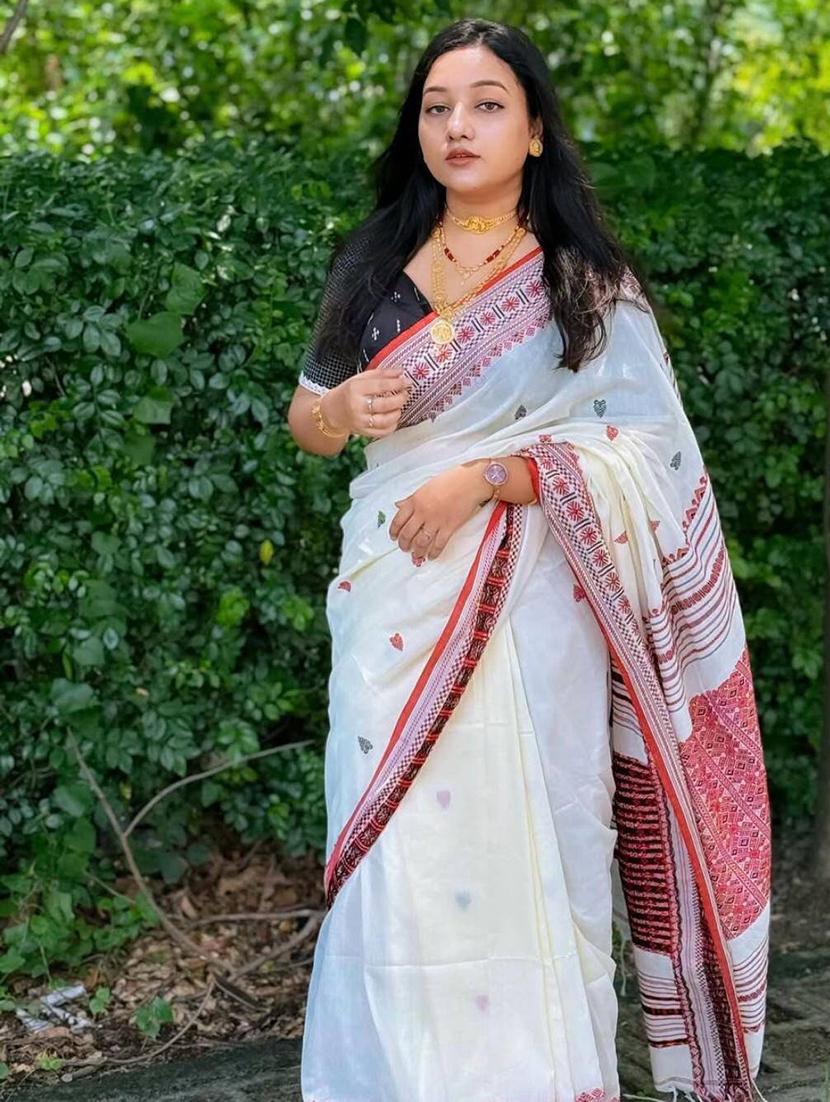 women white self designed boardered handloom saree with blouse - 22004969 -  Zoom Image - 0