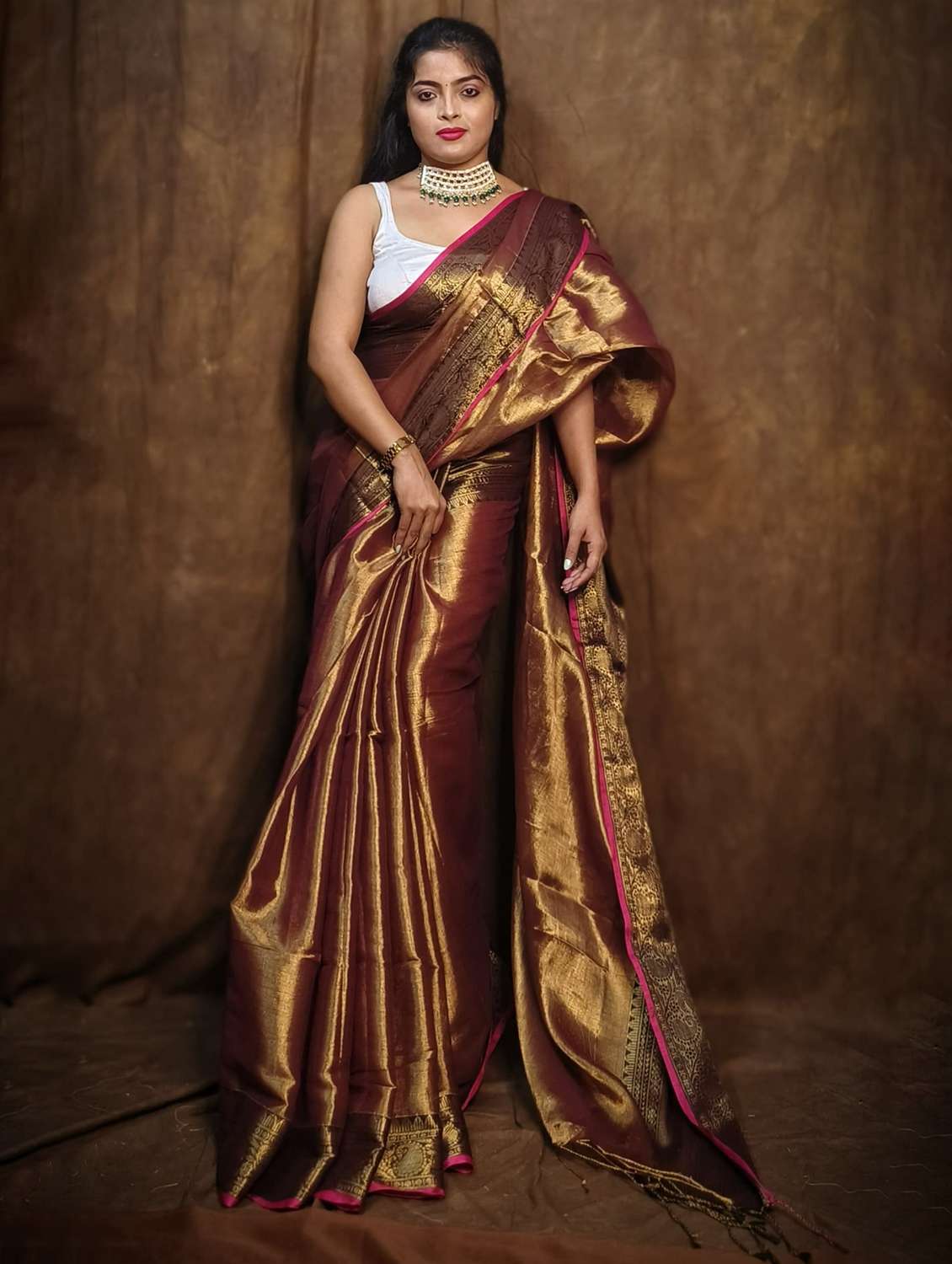 women solid with bordered saree