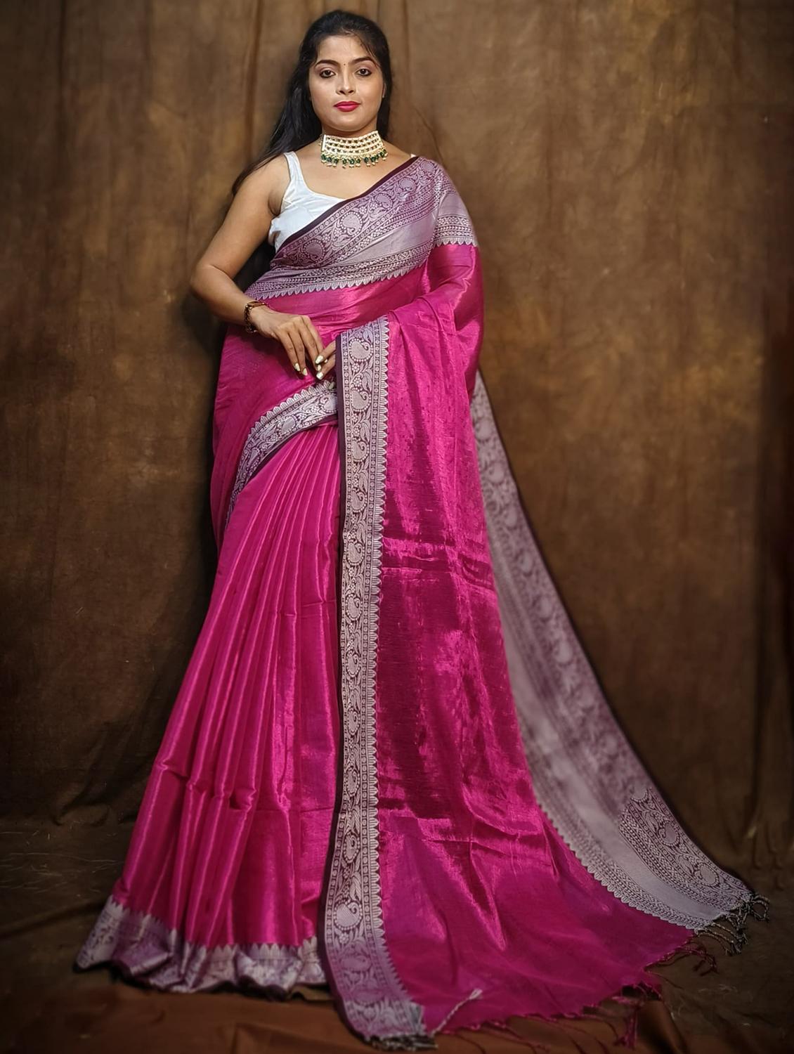 women solid with bordered saree - 22004978 - Zoom Image - 0
