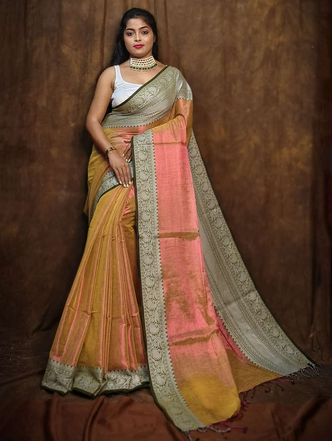 women solid with bordered saree