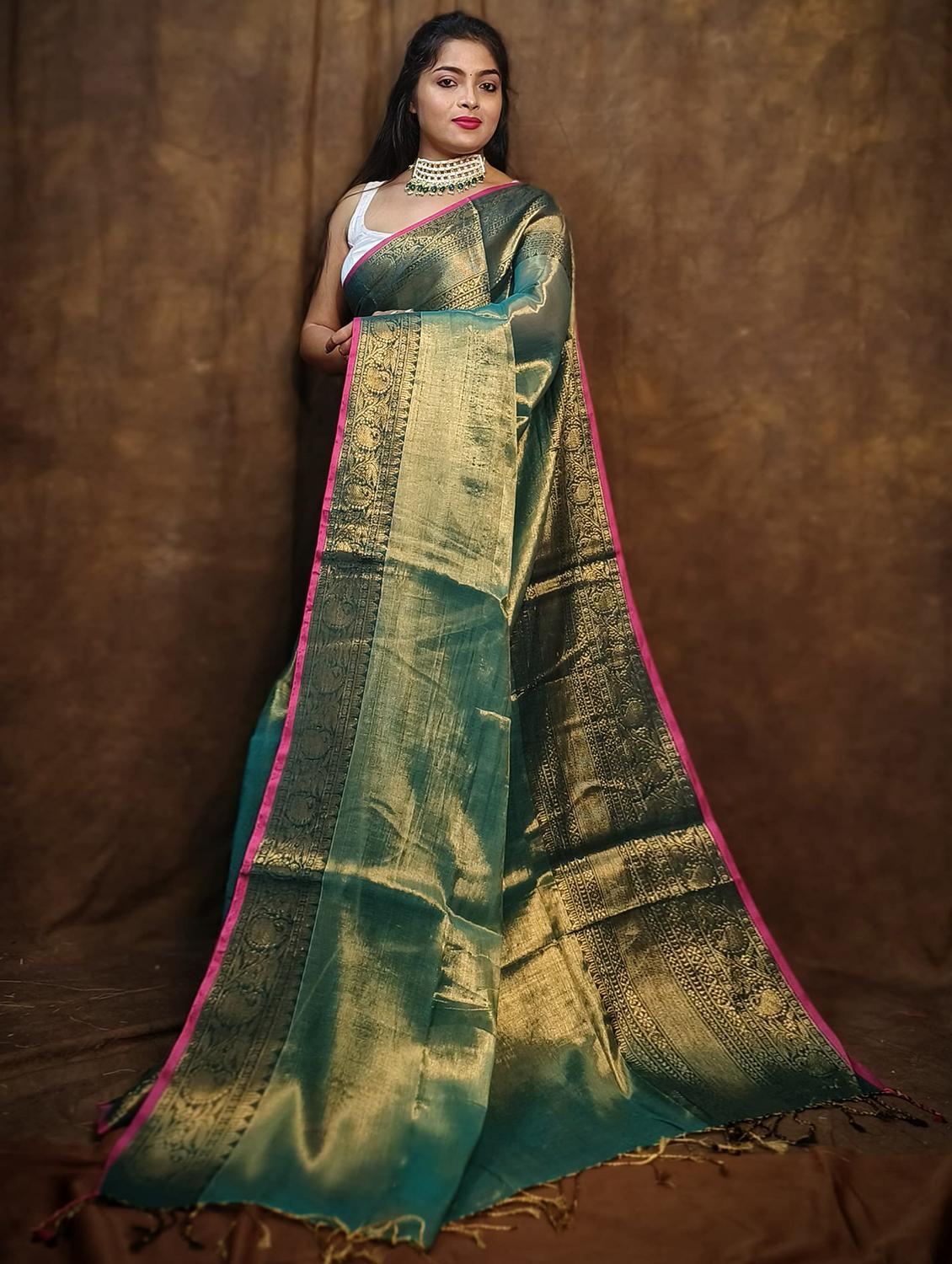 women solid with bordered saree - 22004984 -  Standard Image - 1
