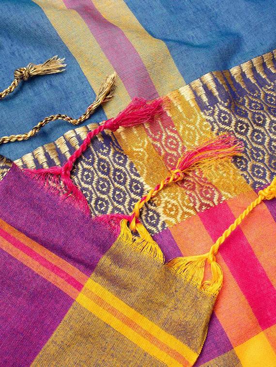 women solid with bordered handloom saree with blouse - 22004995 - Standard Image - 4