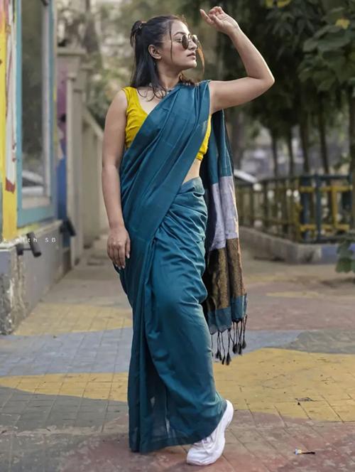 women solid handloom saree with blouse - 22005013 -  Standard Image - 0