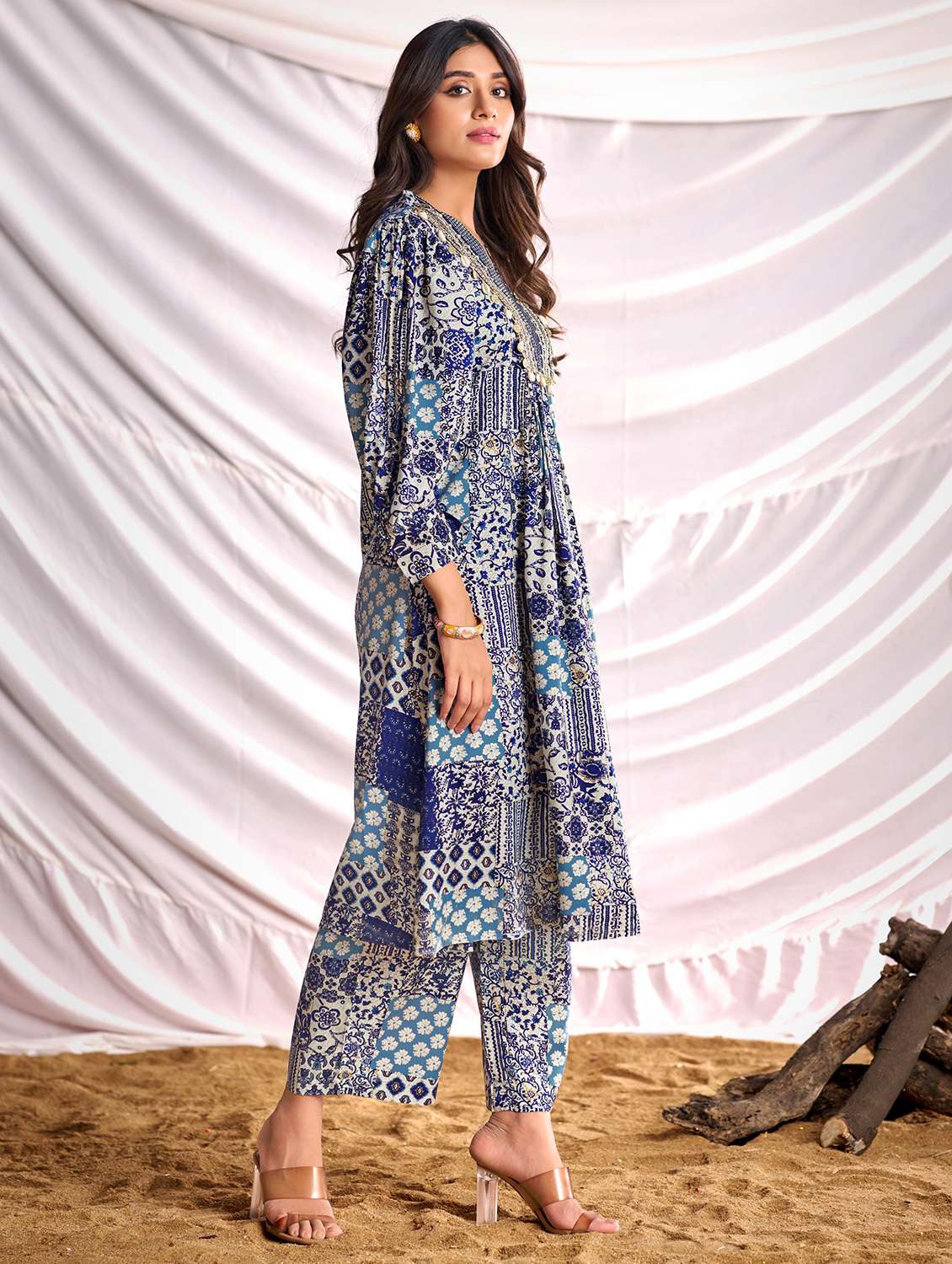 women printed long sleeve kurta pant set - 22006370 -  Standard Image - 1