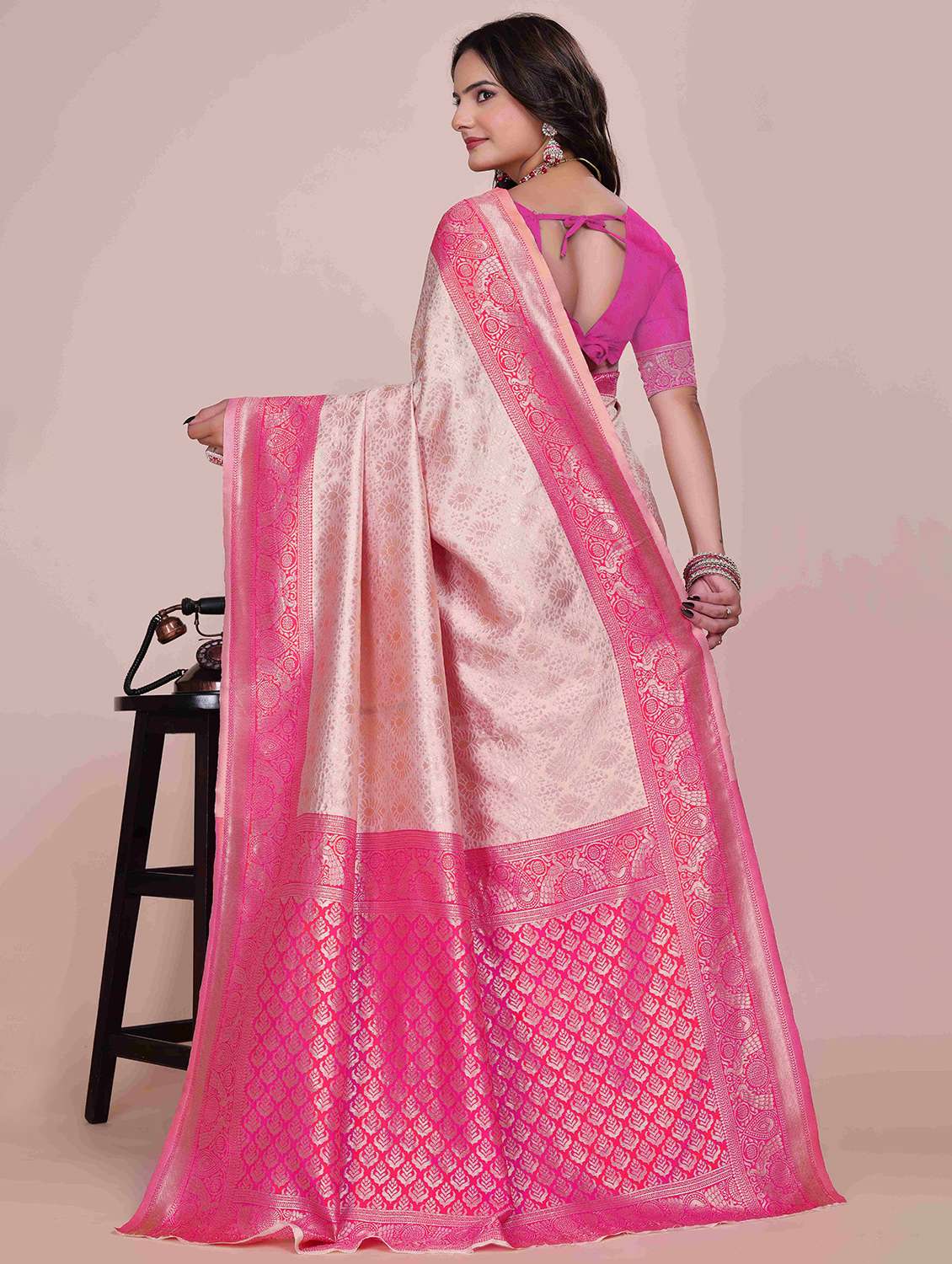 women self design banarasi saree with blouse - 22007062 -  Standard Image - 1