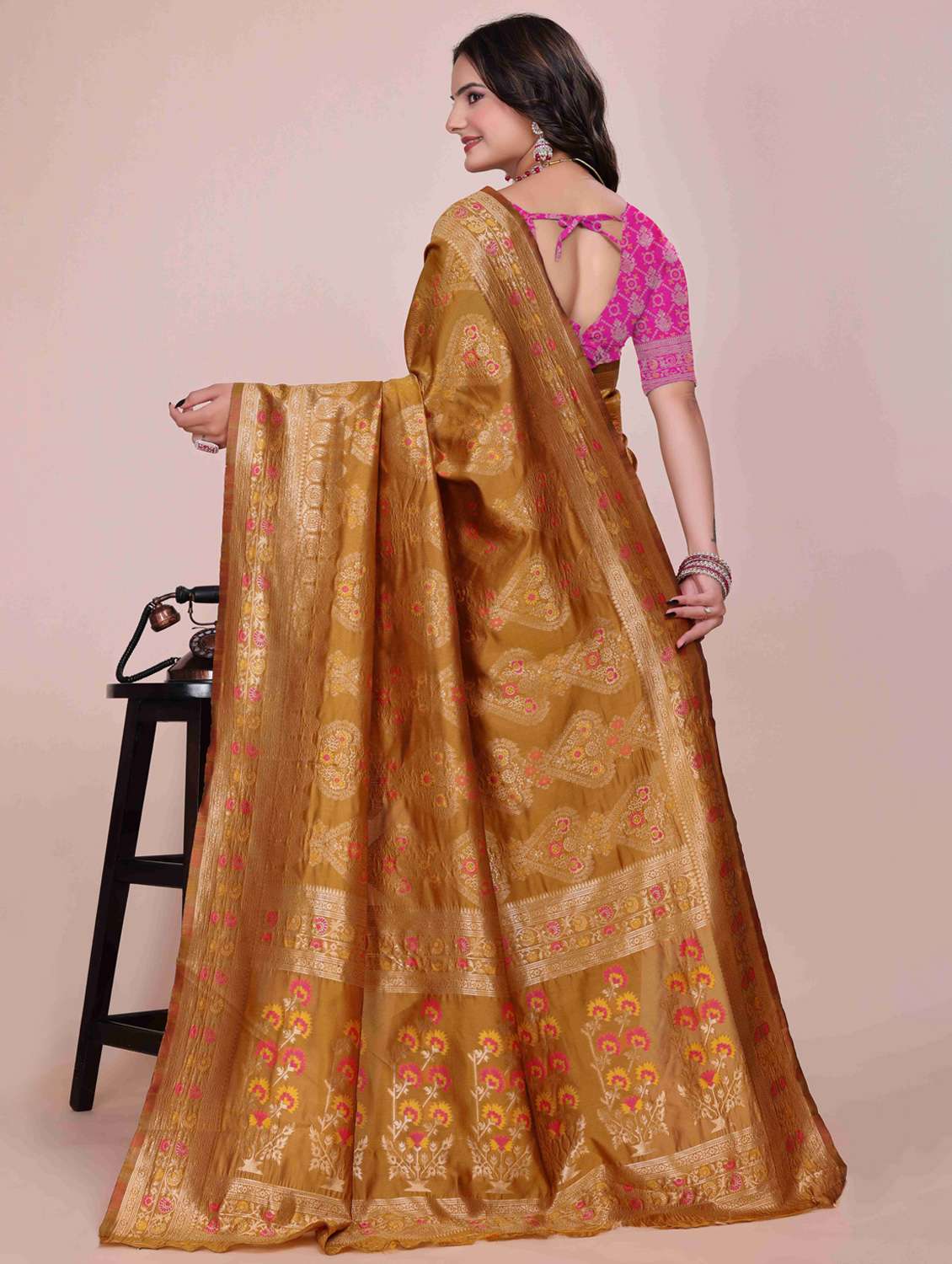 women self design banarasi saree with blouse - 22007092 -  Standard Image - 1