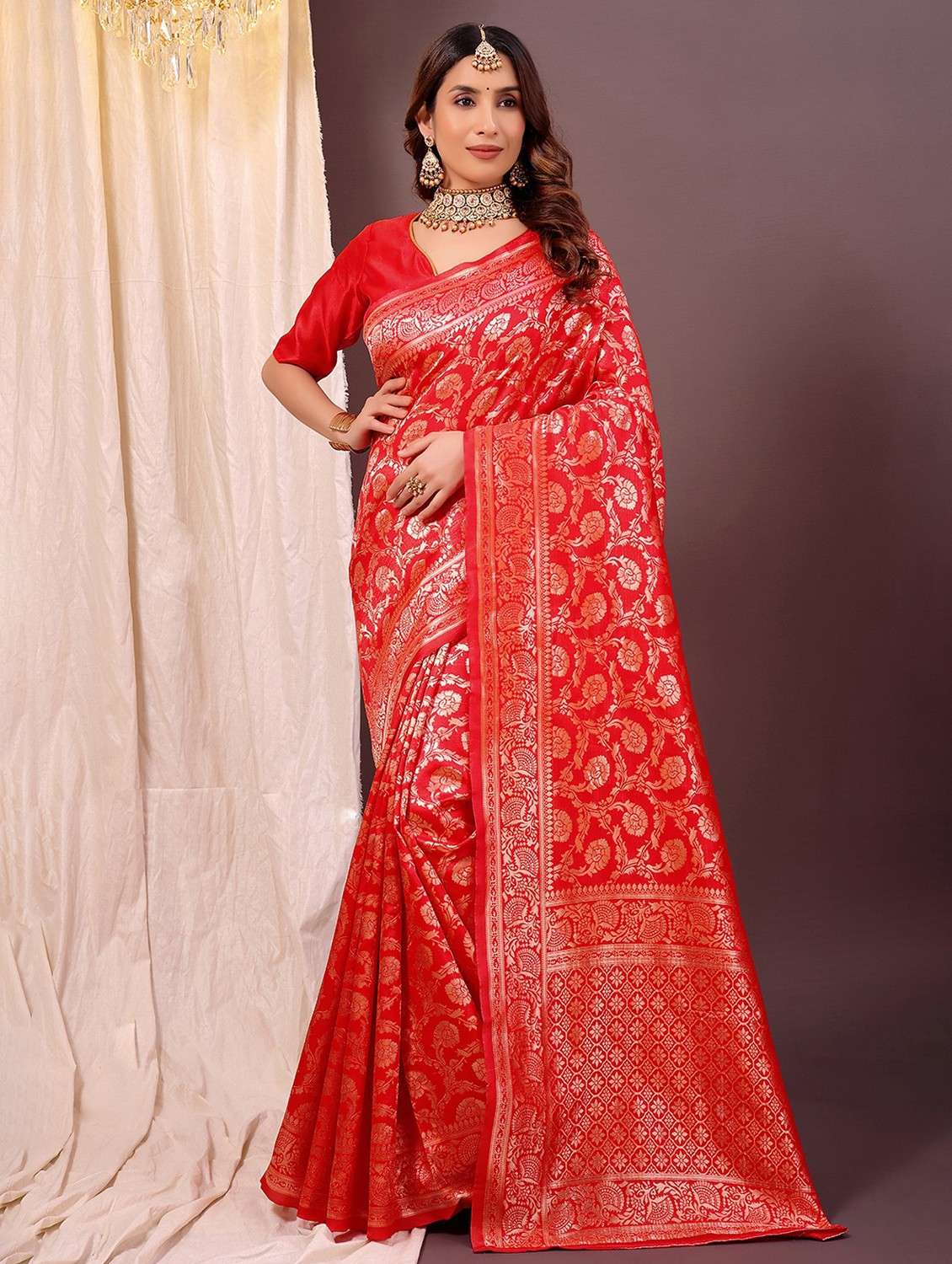 women self design banarasi saree with blouse