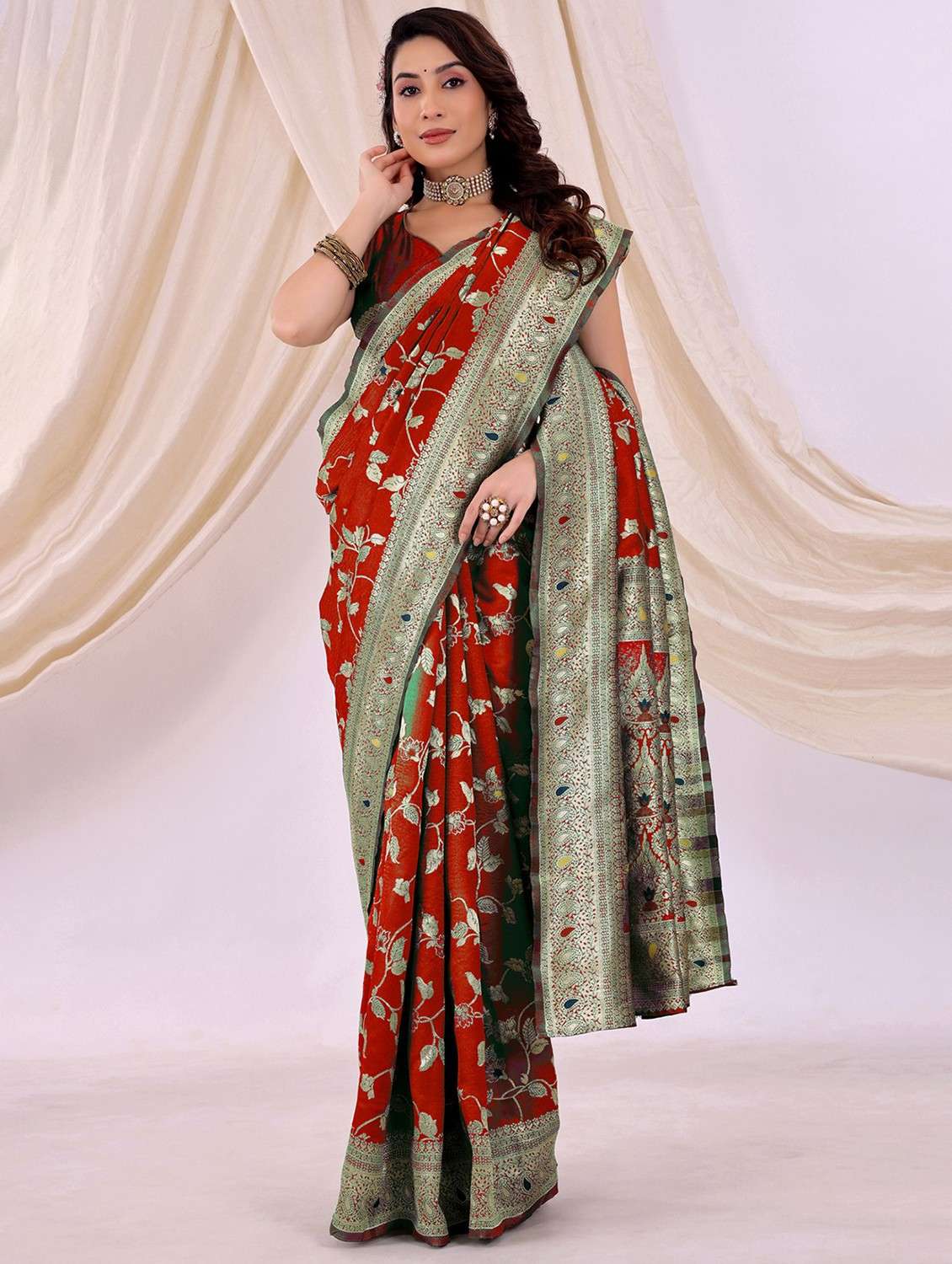 women self design banarasi saree with blouse