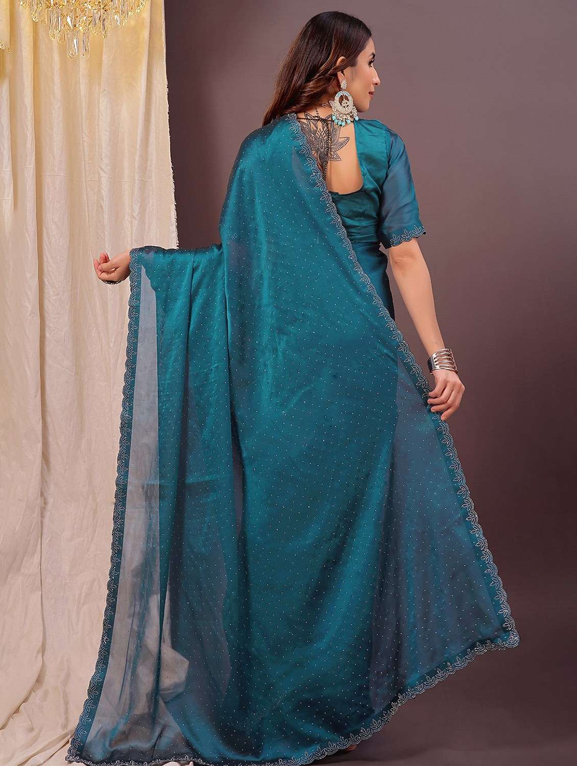 women solid with work embellished saree with blouse - 22007196 -  Standard Image - 1