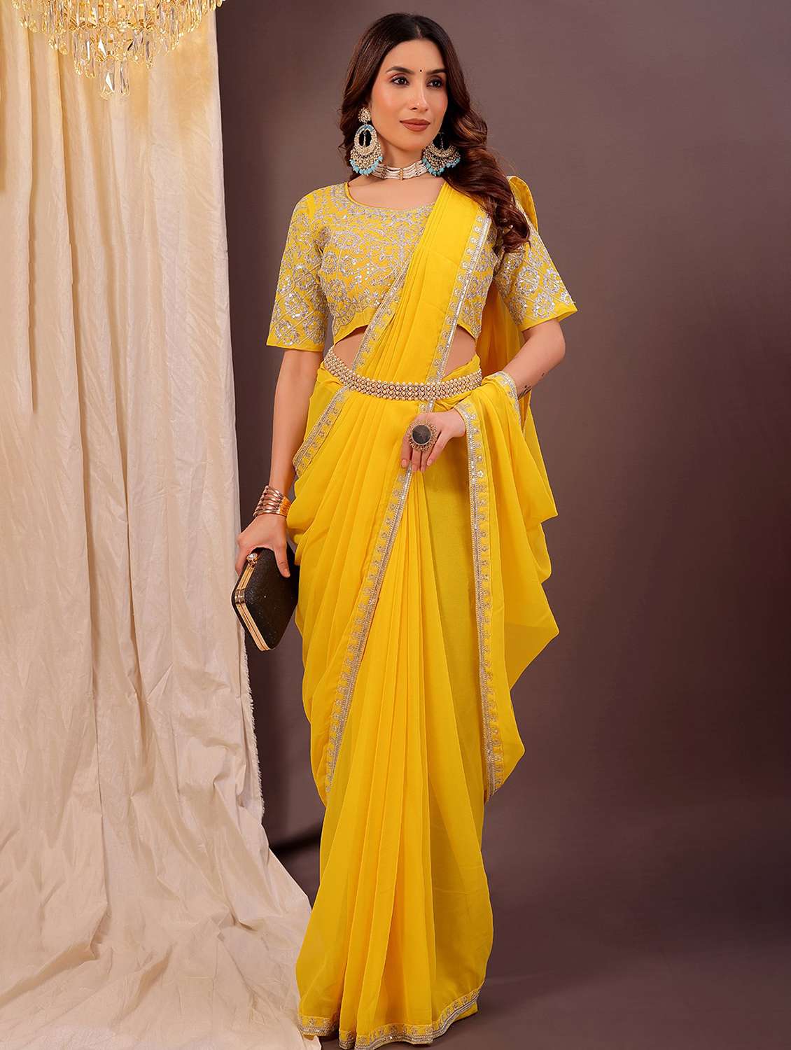 women solid with bordered saree with blouse - 22007265 - Zoom Image - 0