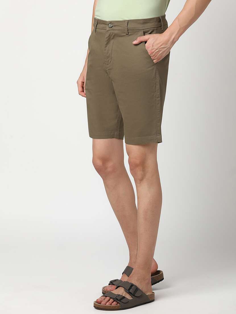 men solid mid rise regular fit shorts - 22007688 -  Standard Image - 1