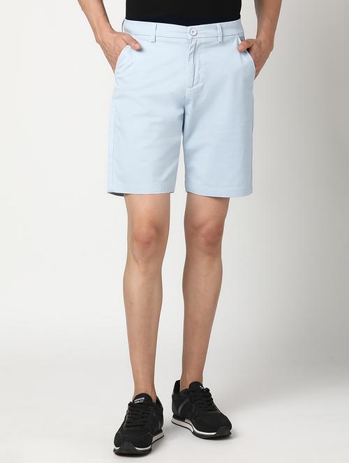 men solid mid rise regular fit shorts - 22007689 - Standard Image - 0