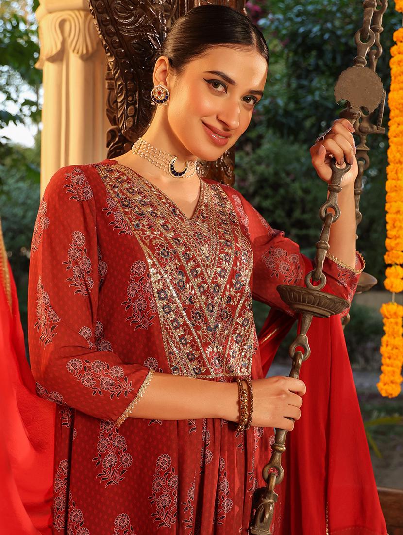 women embroidered three quarter sleeve kurta pant with dupatta set - 22007710 - Standard Image - 4