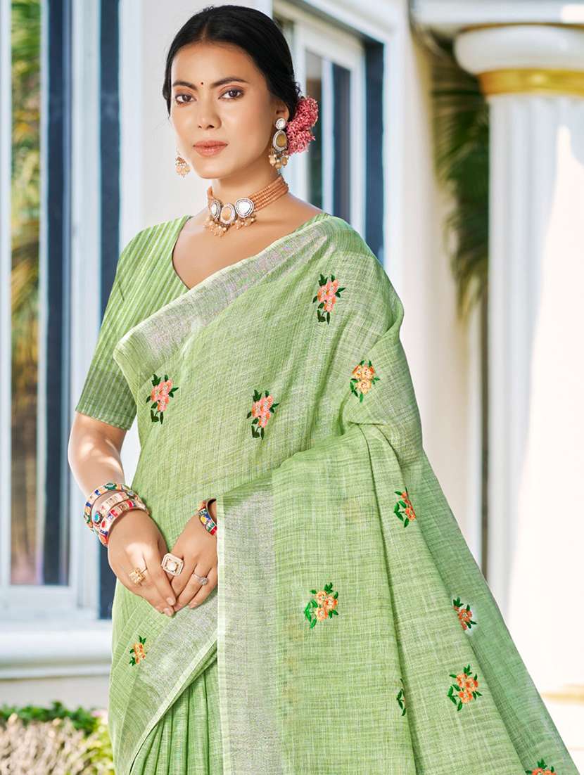 women floral bordered saree with blouse - 22008730 -  Standard Image - 1
