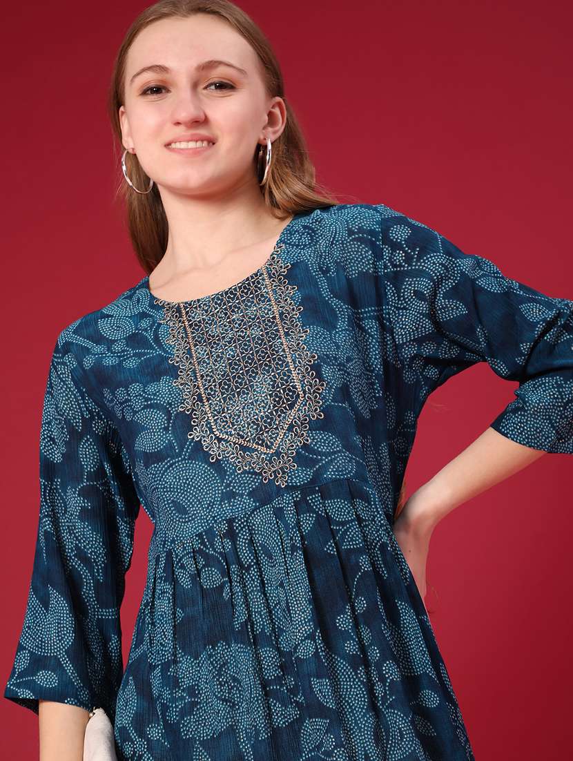 women printed three quarter sleeve tiered kurta - 22009101 -  Standard Image - 4