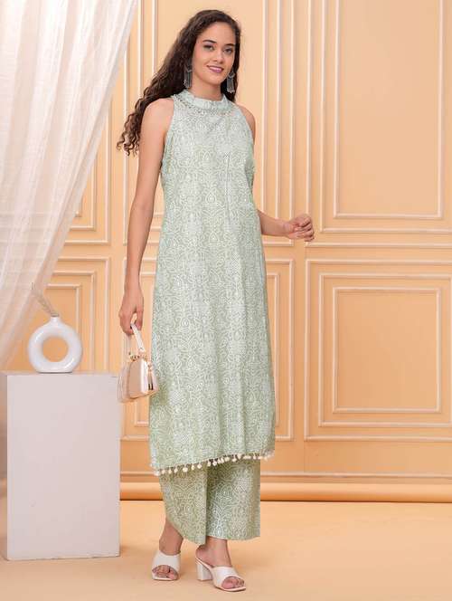 women printed halter neck sleeveless kurta and pant set